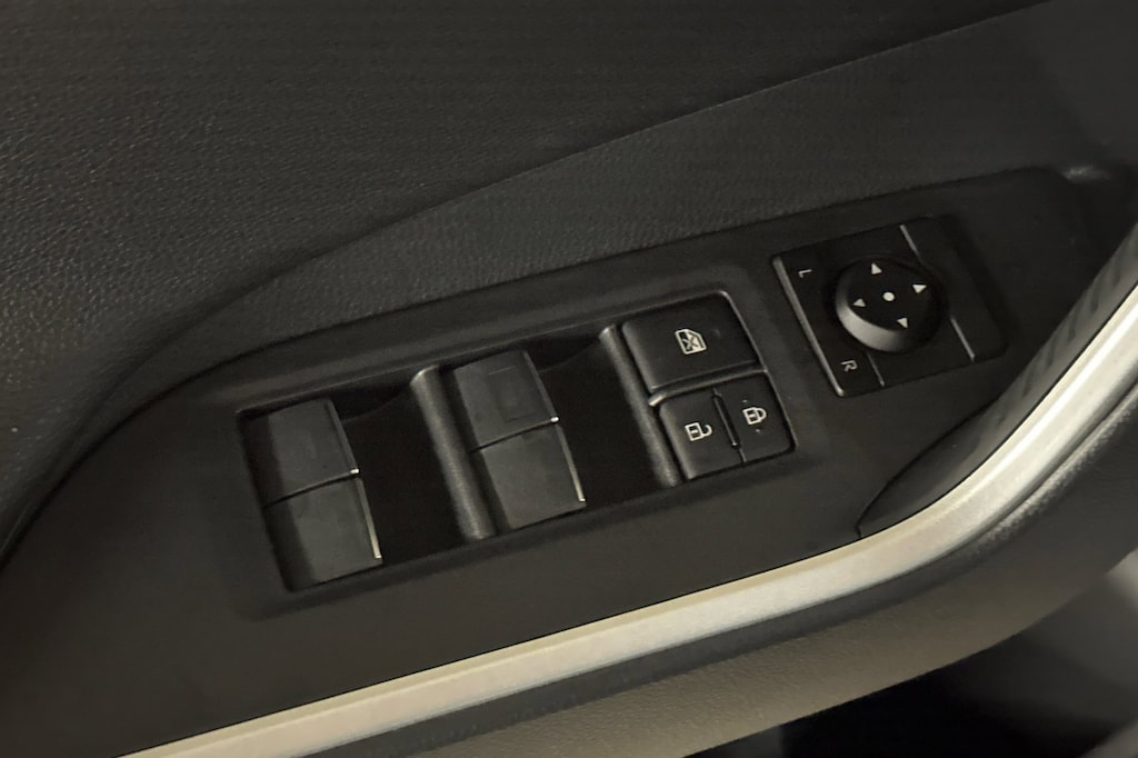 2025 Toyota RAV4 Hybrid XSE photo 11