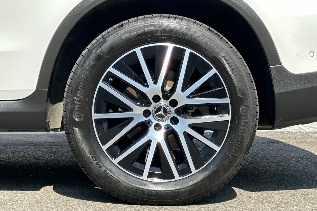 2020 Mercedes Benz GLC 350e photo 24