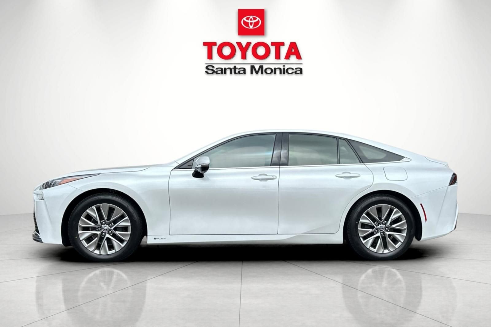 2025 Toyota Mirai XLE photo 3