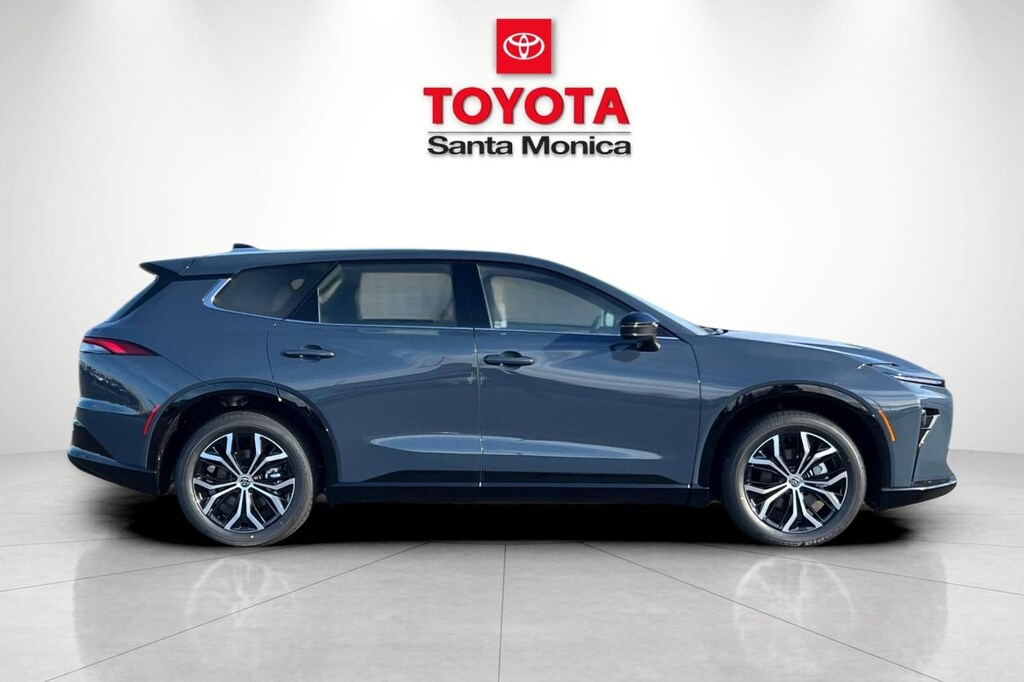 New 2026 Toyota Crown Signia XLE XLE