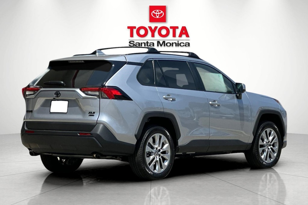 2025 Toyota RAV4 XLE Premium photo 3