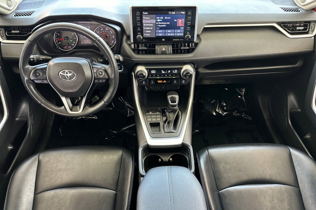 2021 Toyota RAV4 XLE Premium photo 11