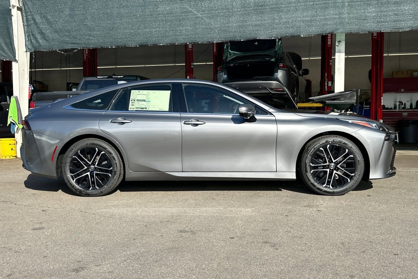 2026 Toyota Mirai photo 2