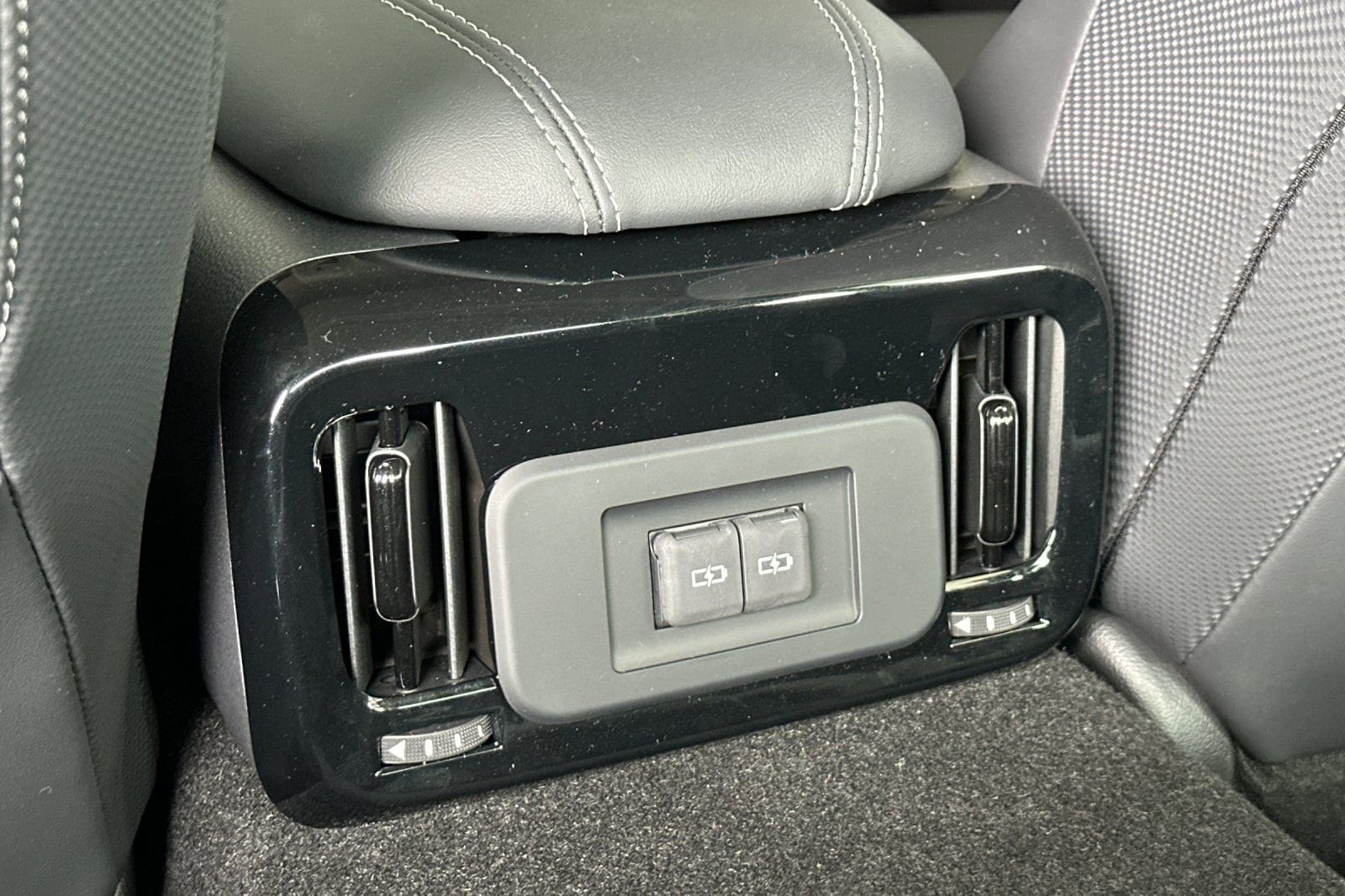 2025 Toyota Mirai XLE - Photo 14