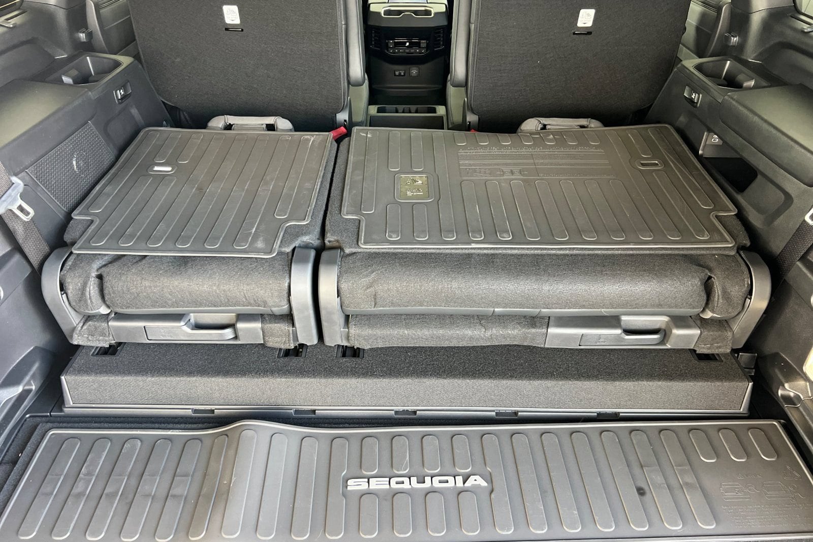 2026 Toyota Sequoia Platinum - Photo 17