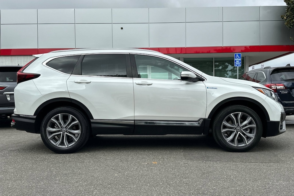 2022 Honda CR-V Hybrid Touring photo 2