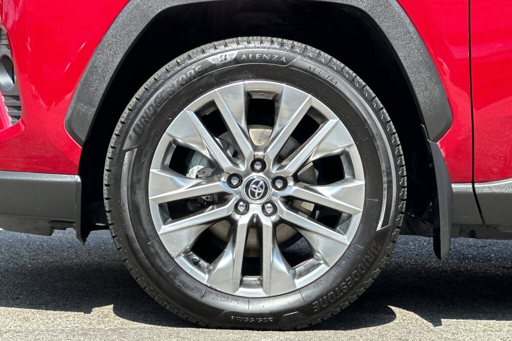 2021 Toyota RAV4 XLE Premium photo 22