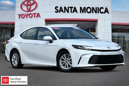 2025 Toyota Camry SE Sedan