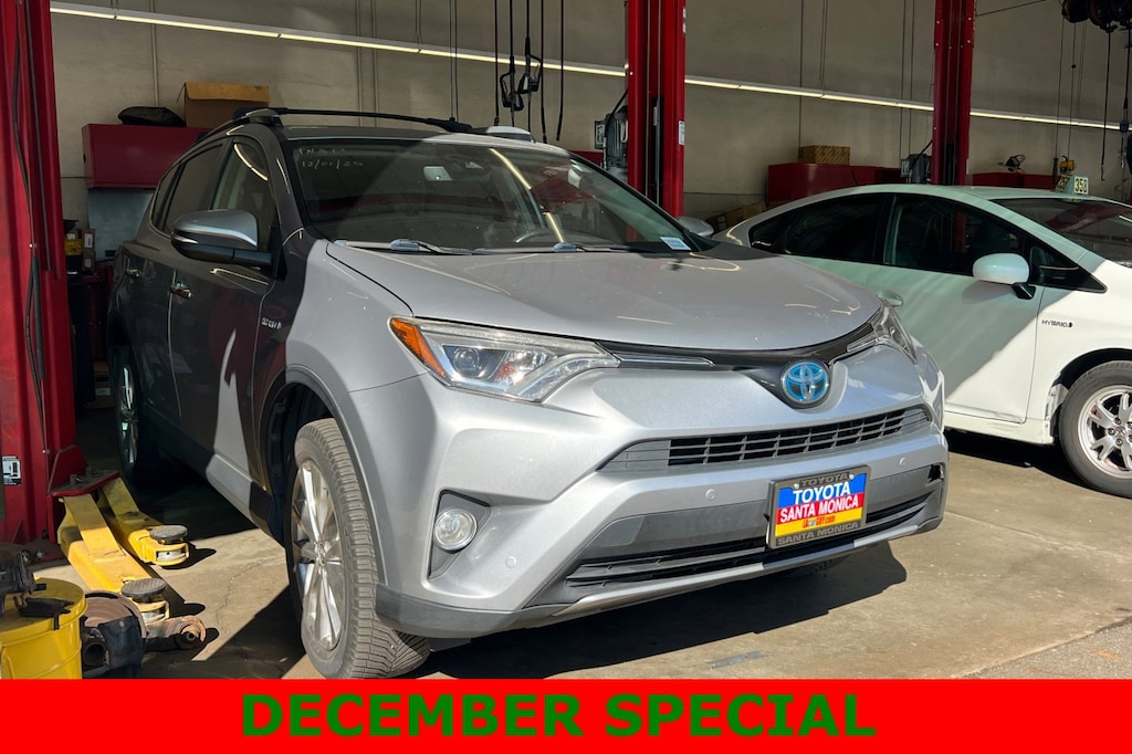 2018 Toyota RAV4 Hybrid Limited photo 2