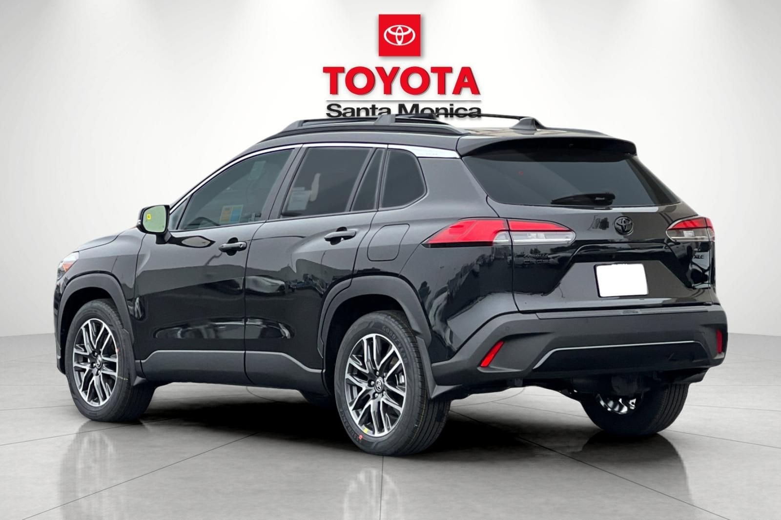 2026 Toyota Corolla Cross XLE photo 4