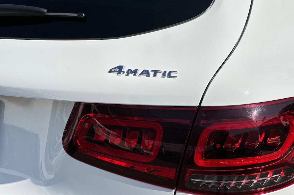2020 Mercedes Benz GLC 350e photo 25
