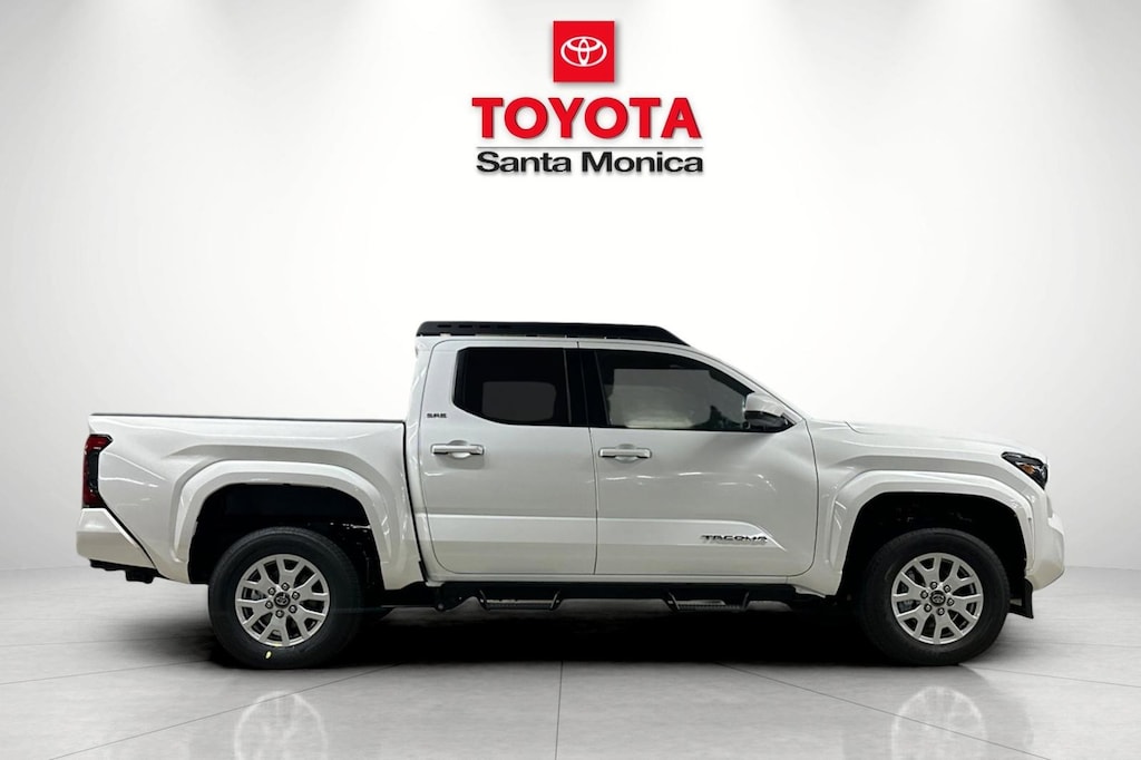 2025 Toyota Tacoma SR5 Double Cab photo 2
