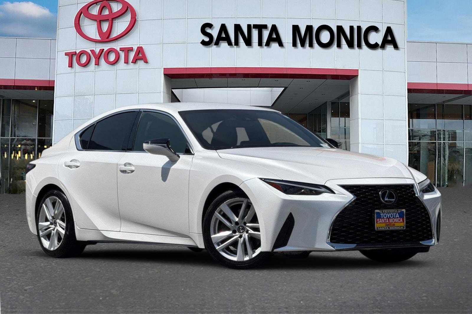 2021 Lexus IS