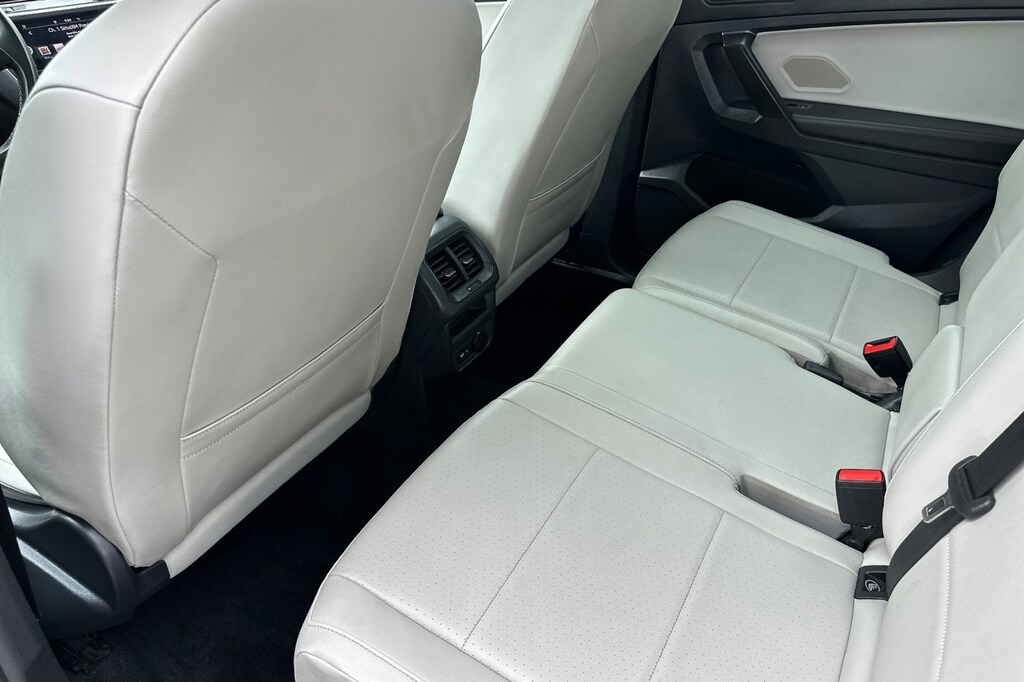 2021 Volkswagen Tiguan SE photo 9