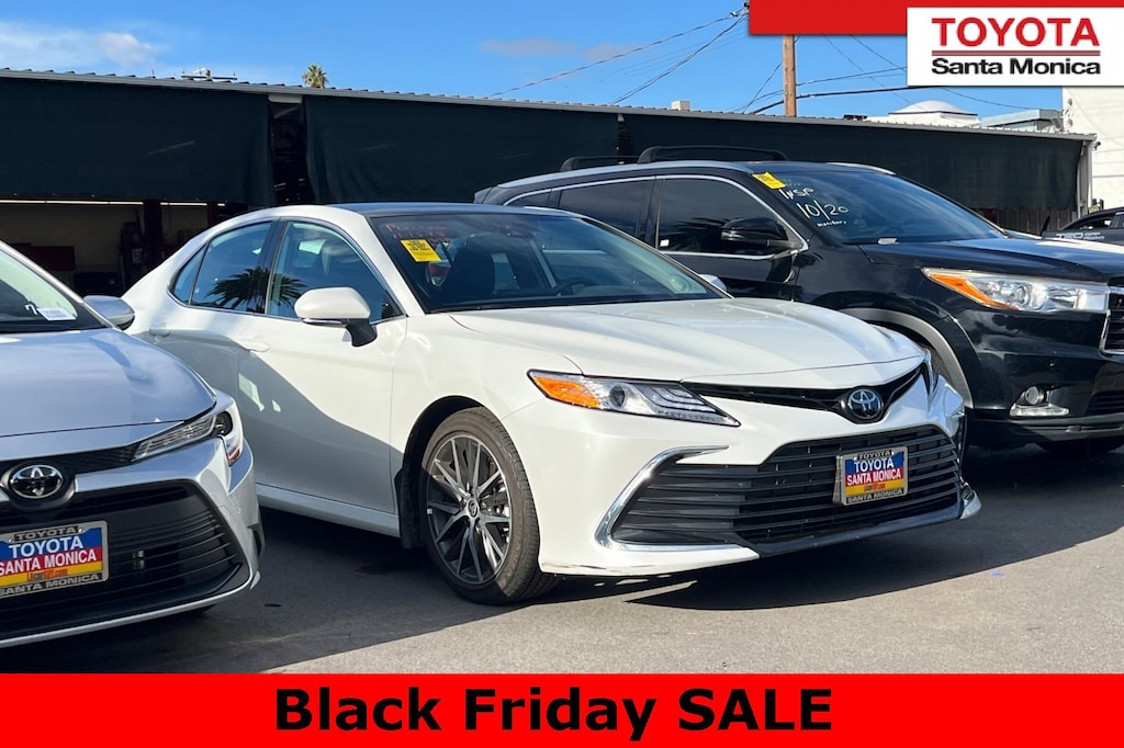 2023 Toyota Camry XLE photo 2