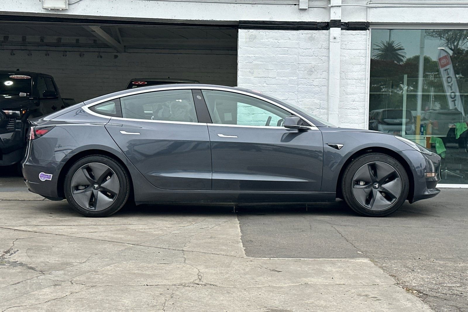 2018 Tesla Model 3 Long Range photo 2