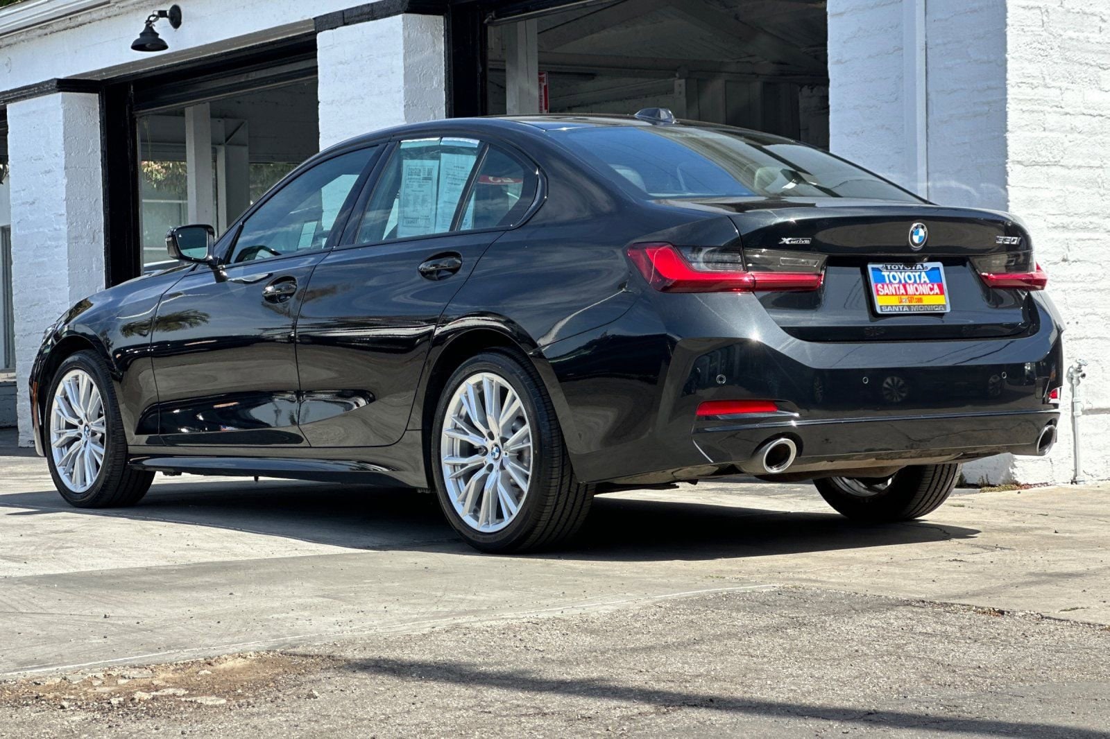 2023 BMW 330i 330i xDrive photo 5