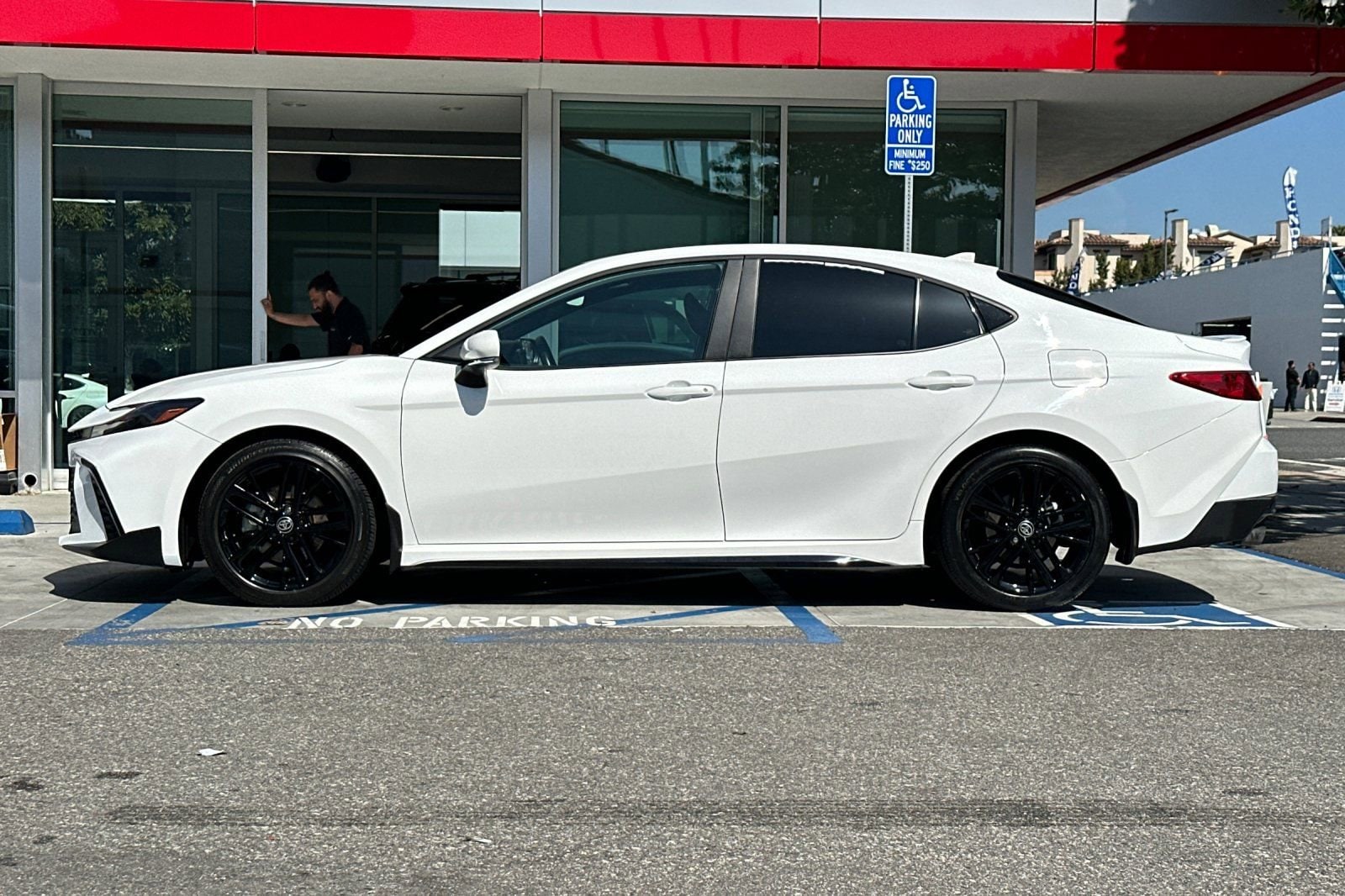 2026 Toyota Camry SE photo 5