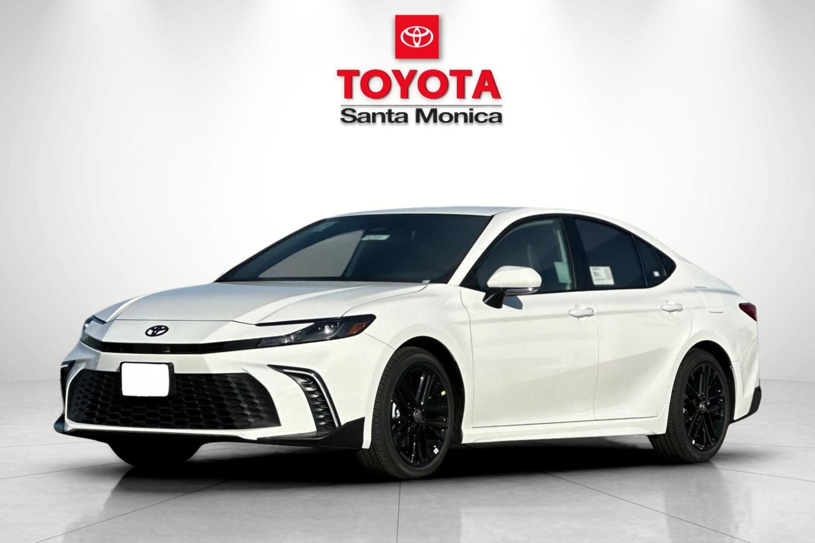 2026 Toyota Camry SE photo 5