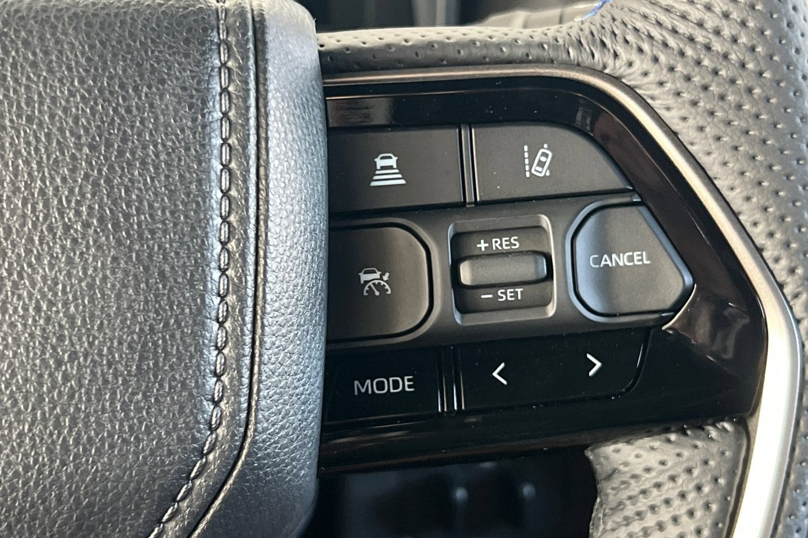 2026 Toyota Sequoia Platinum - Photo 27