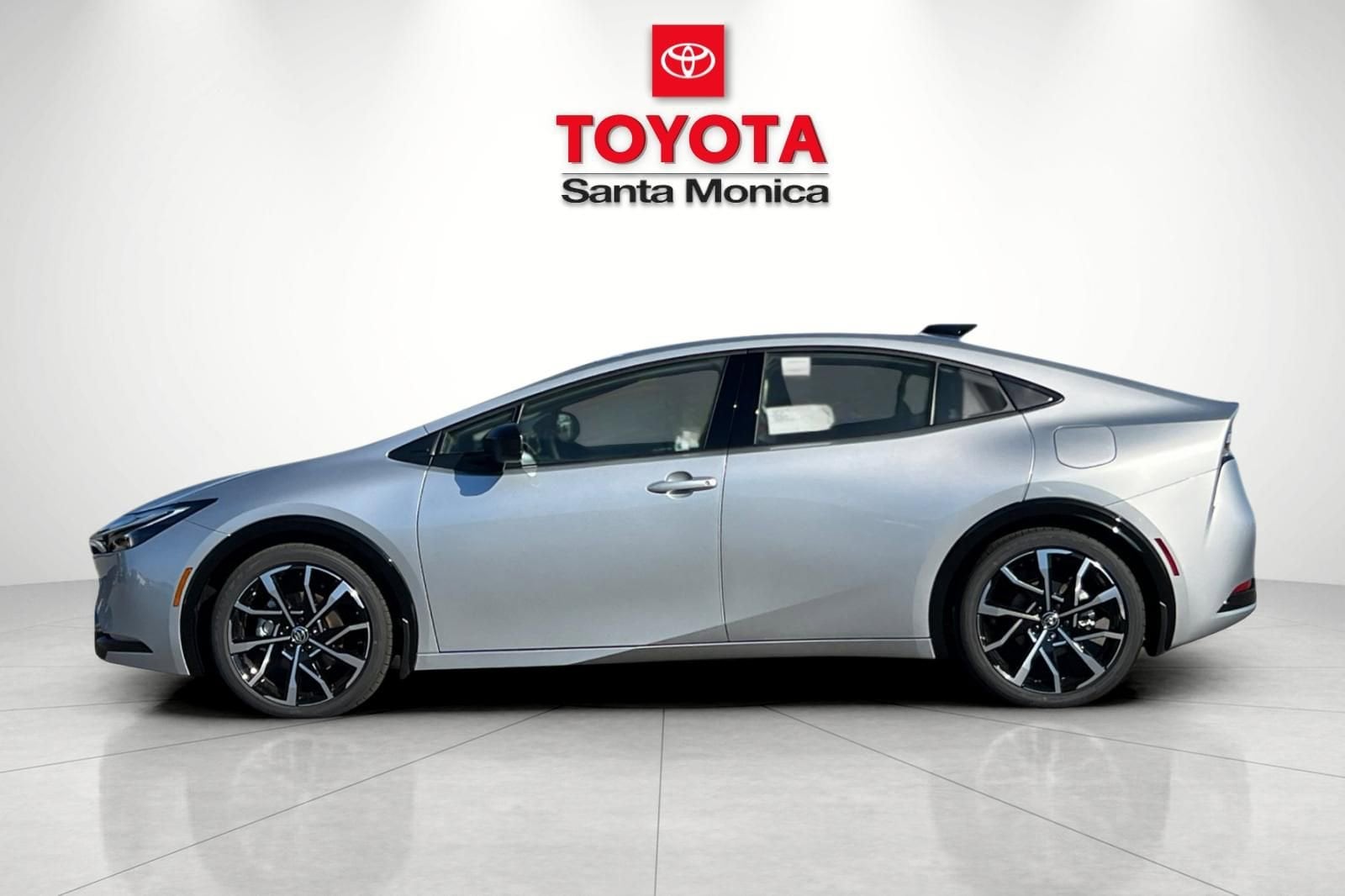2026 Toyota Prius Plug-in Hybrid XSE photo 3