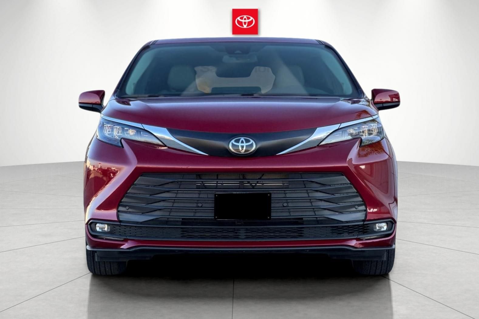 2026 Toyota Sienna XLE photo 6