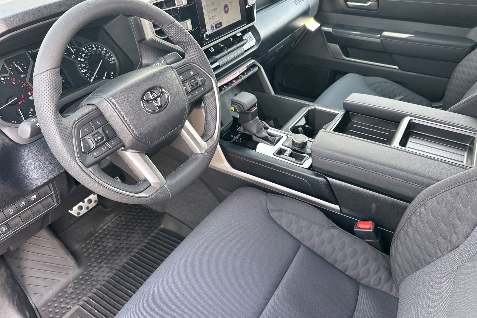 2026 Toyota Tundra SR5 - Photo 9