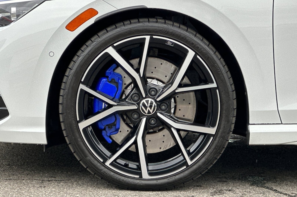 2024 Volkswagen Golf R photo 22