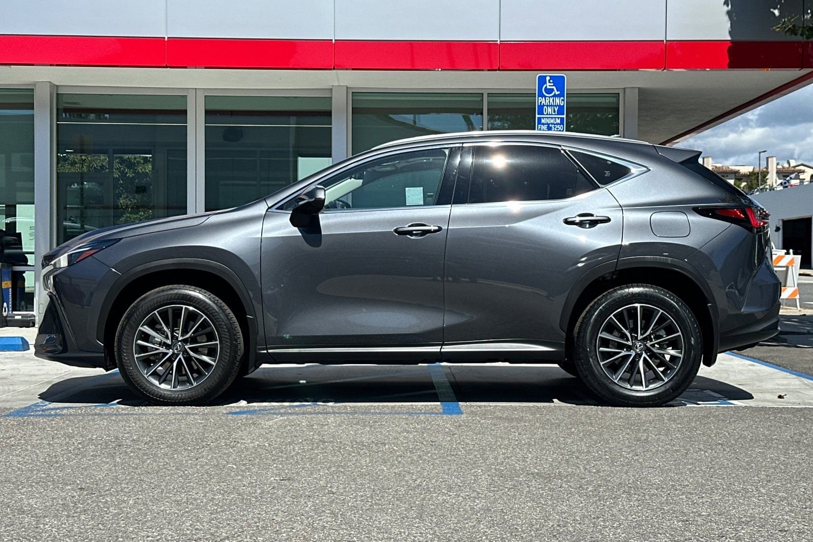 2024 LEXUS NX 350h 350h Premium photo 6