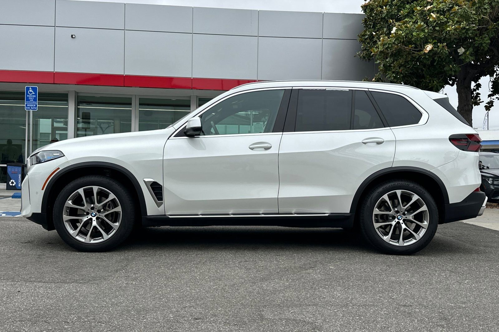 2025 BMW X5 40i - Photo 6