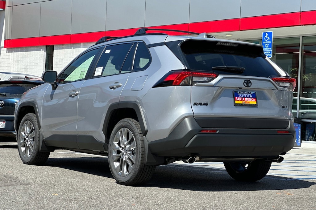 2025 Toyota RAV4 XLE Premium photo 4