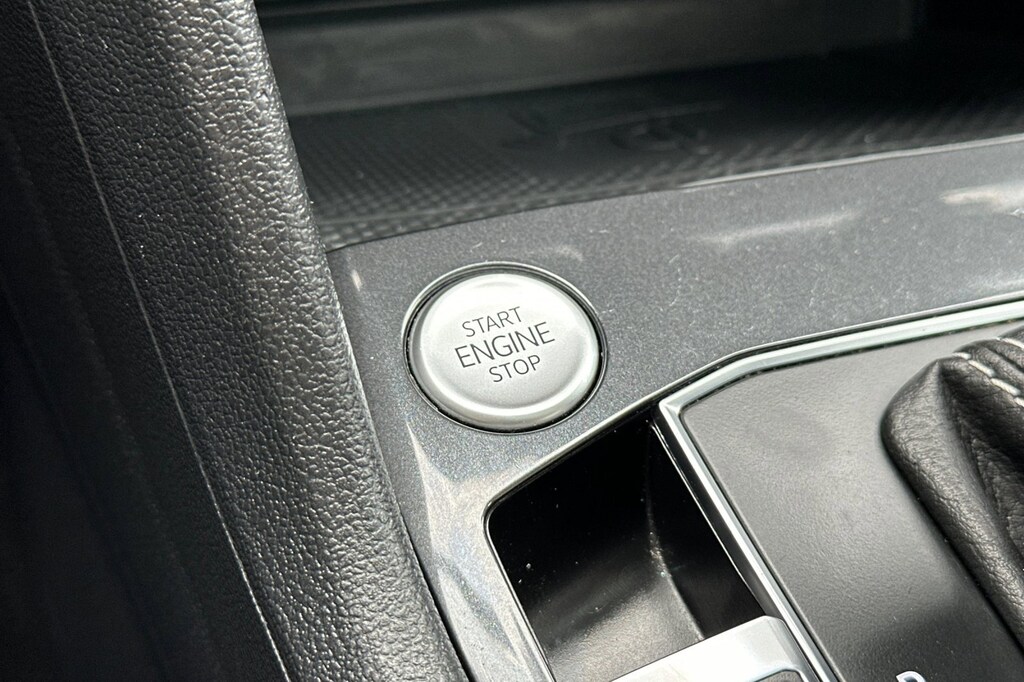 2021 Volkswagen Tiguan SE photo 19