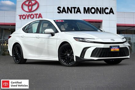 2025 Toyota Camry SE Sedan
