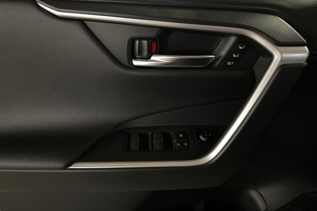 2025 Toyota RAV4 Hybrid XSE photo 10