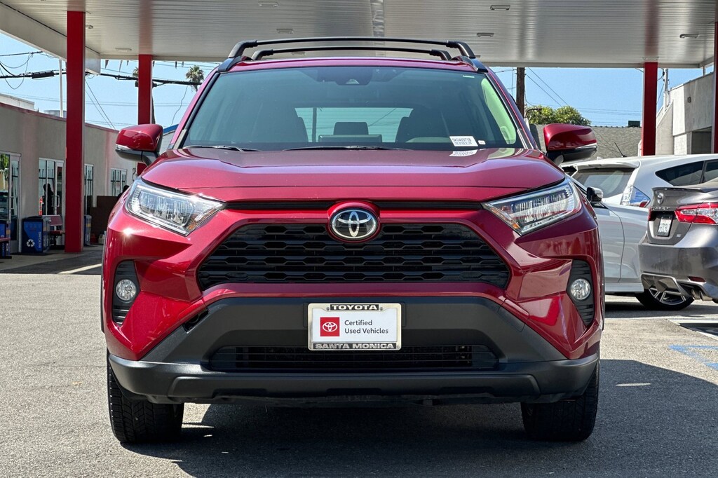2021 Toyota RAV4 XLE Premium photo 6