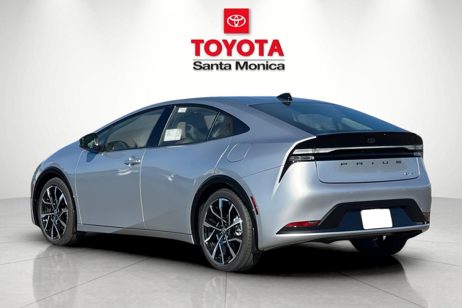 2026 Toyota Prius Plug-in Hybrid XSE photo 4