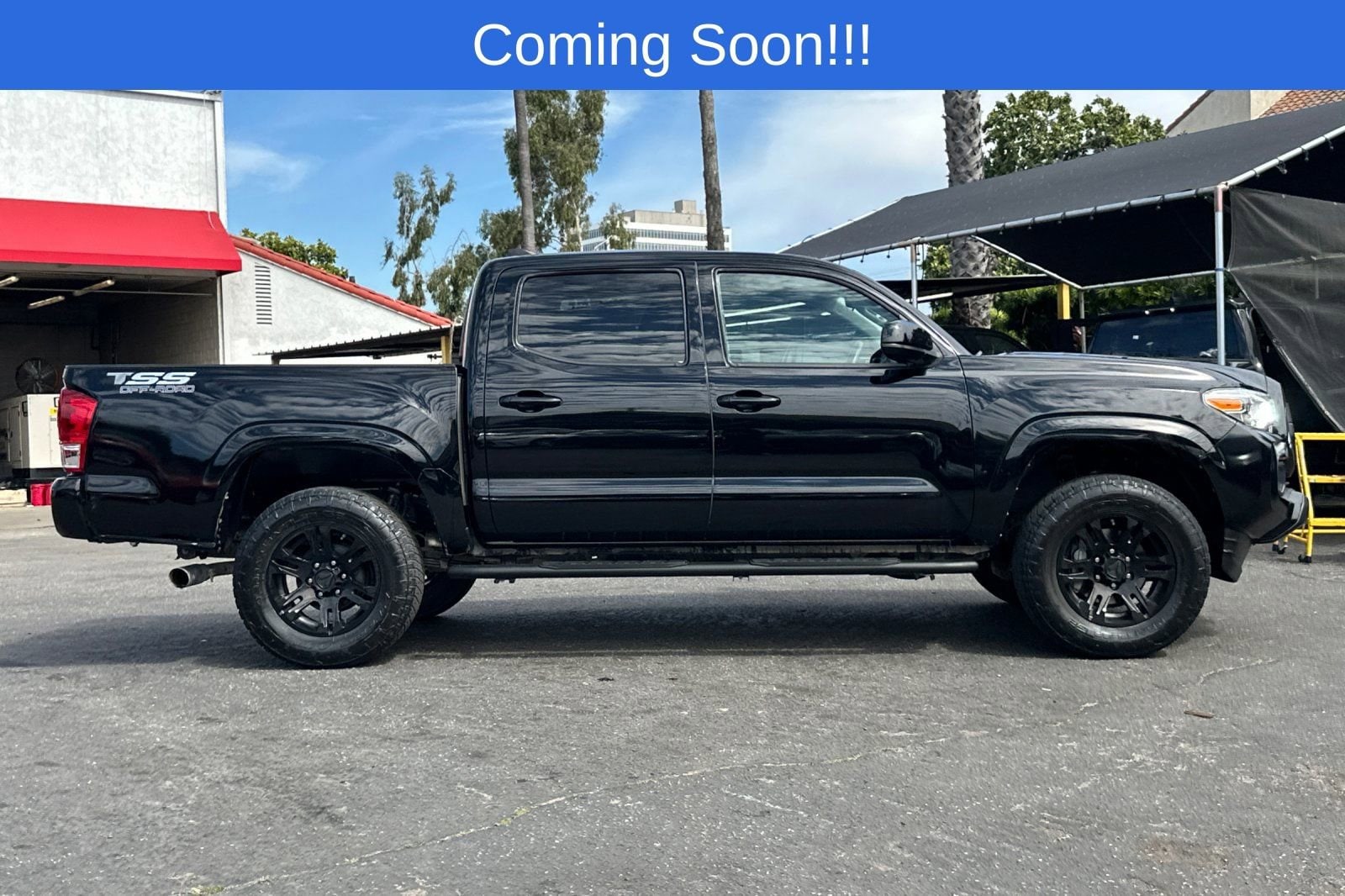 2022 Toyota Tacoma SR photo 2