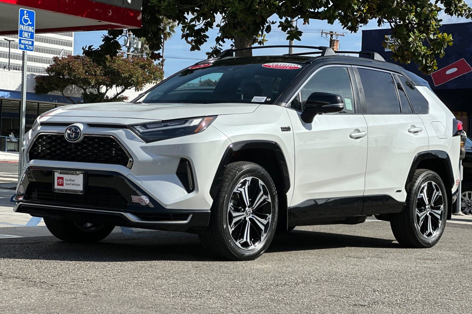 2023 Toyota RAV4 Prime XSE photo 3