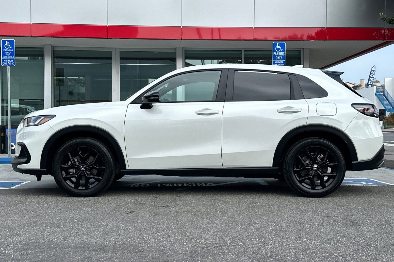 2025 Honda HR-V Sport photo 6