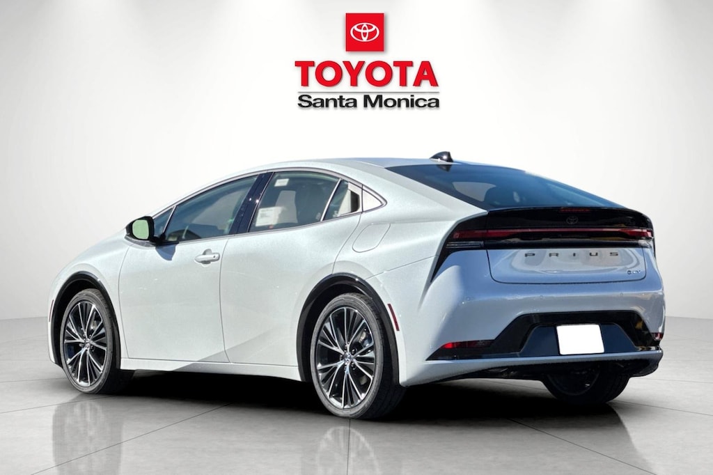 2026 Toyota Prius XLE photo 4