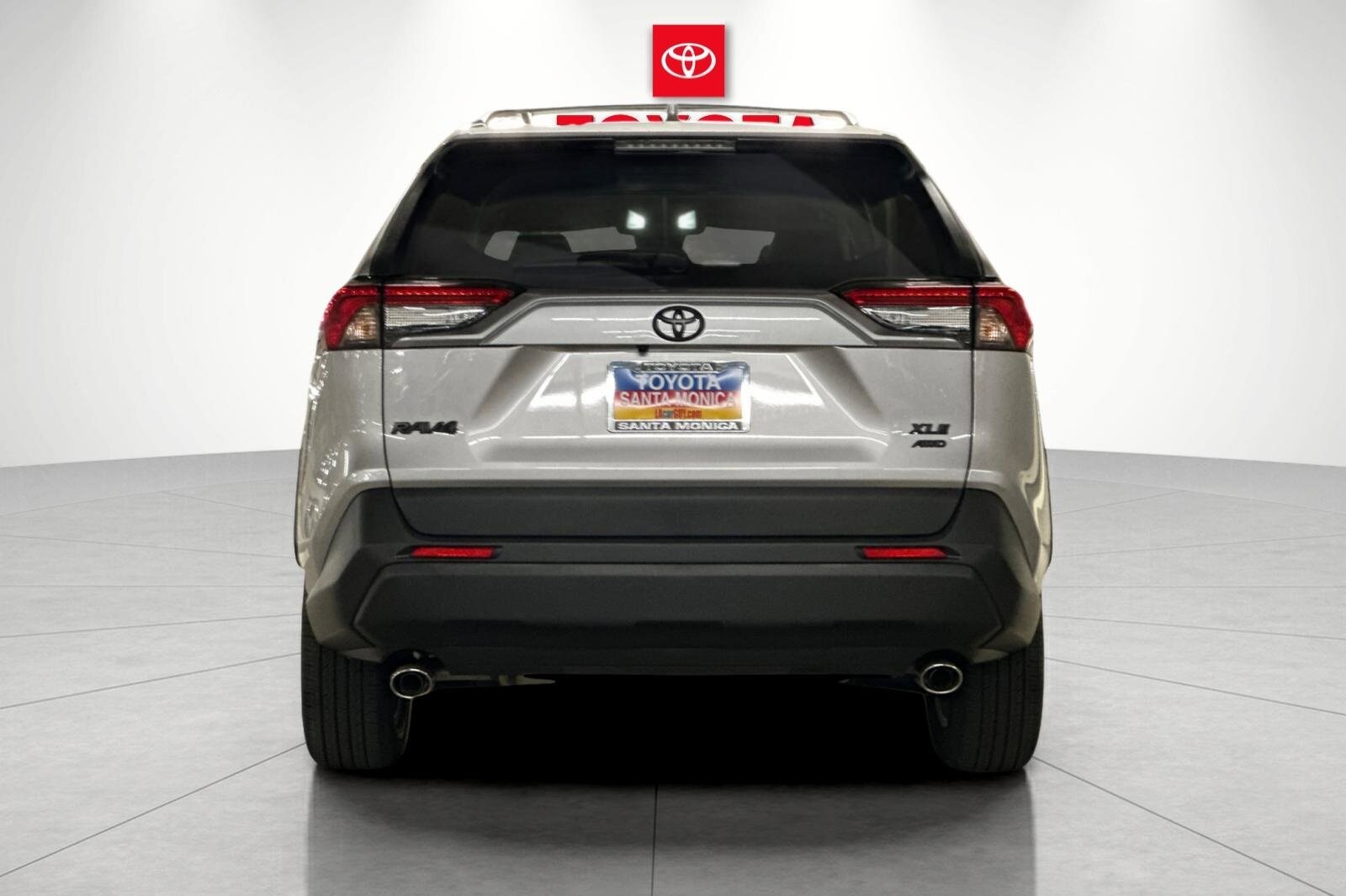 2025 Toyota RAV4 XLE photo 3