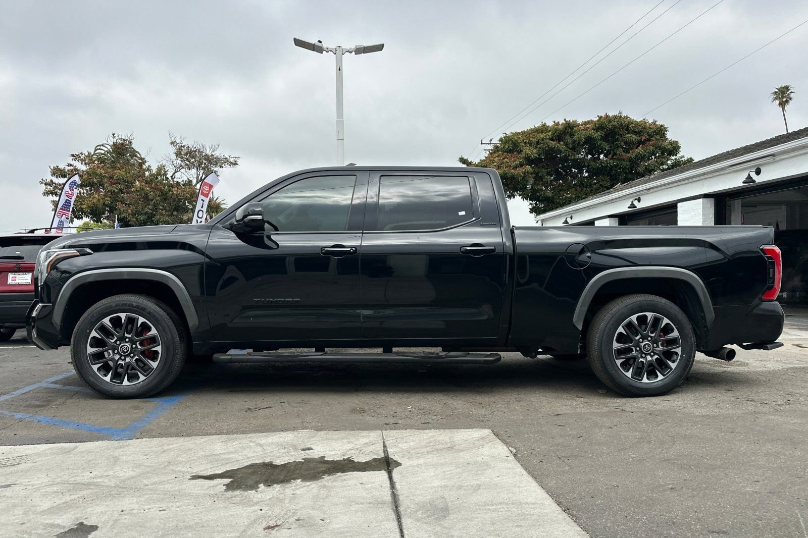 2022 Toyota Tundra Limited photo 6