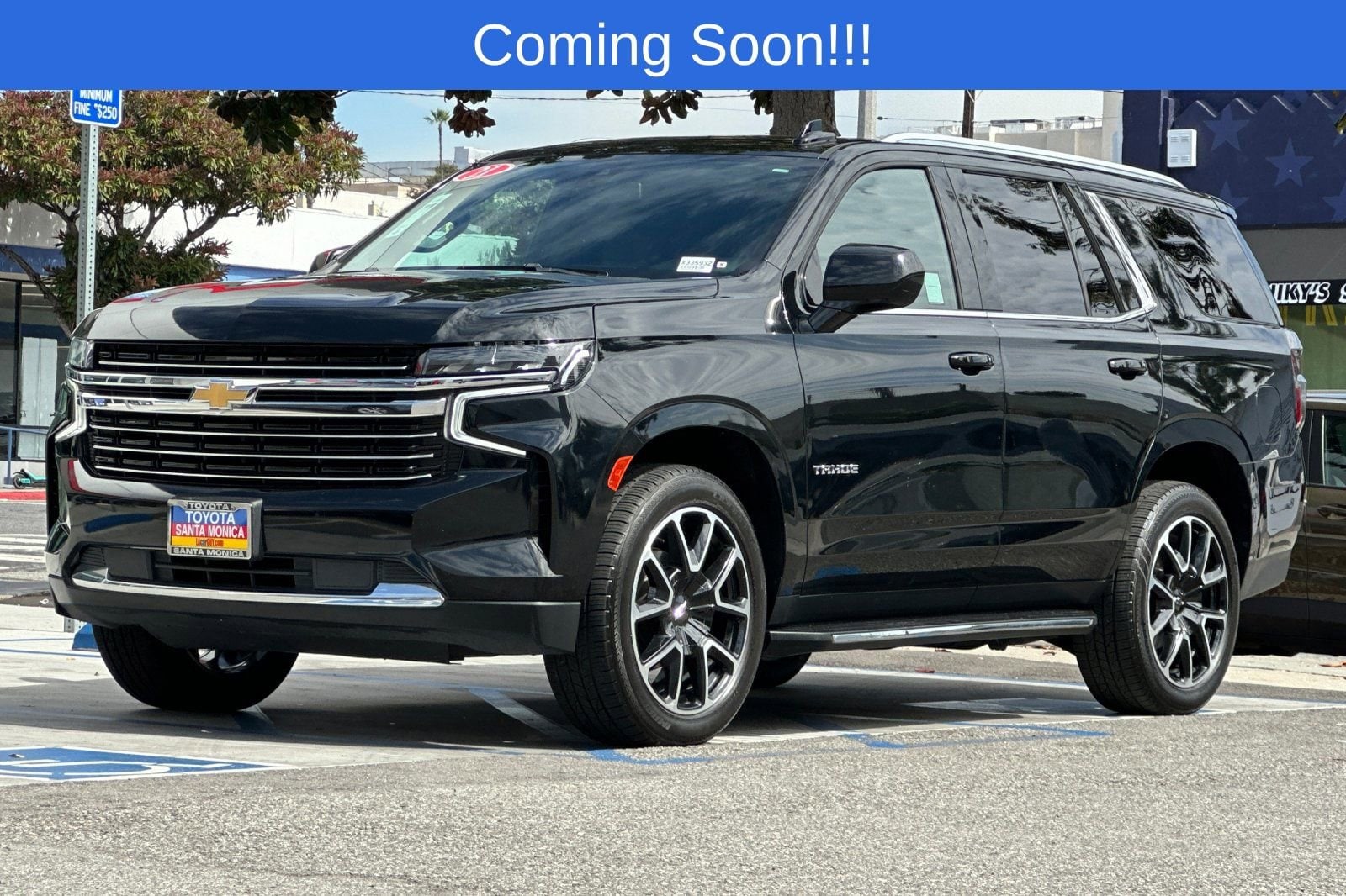 2021 Chevrolet Tahoe LT photo 3