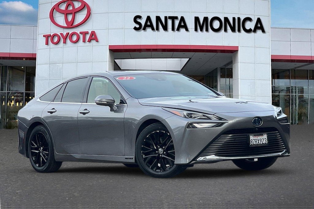 2022 Toyota Mirai XLE photo 2