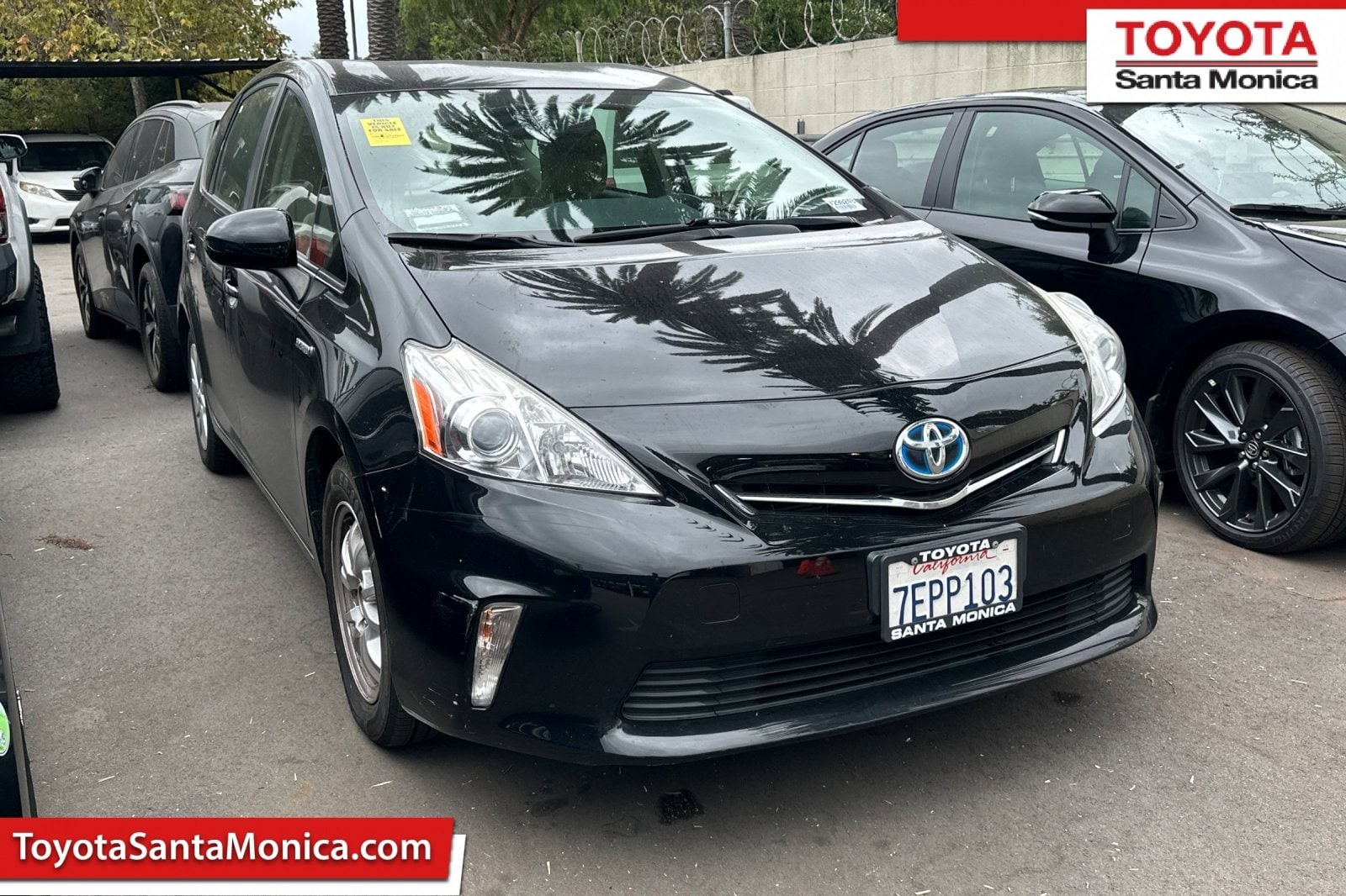 2014 Toyota Prius v Three's photo