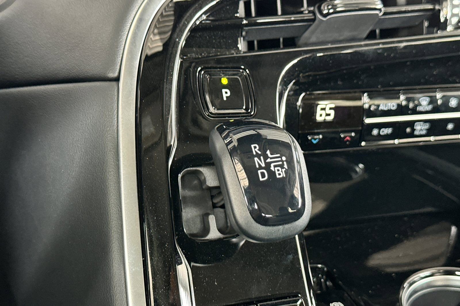 2025 Toyota Mirai XLE - Photo 24