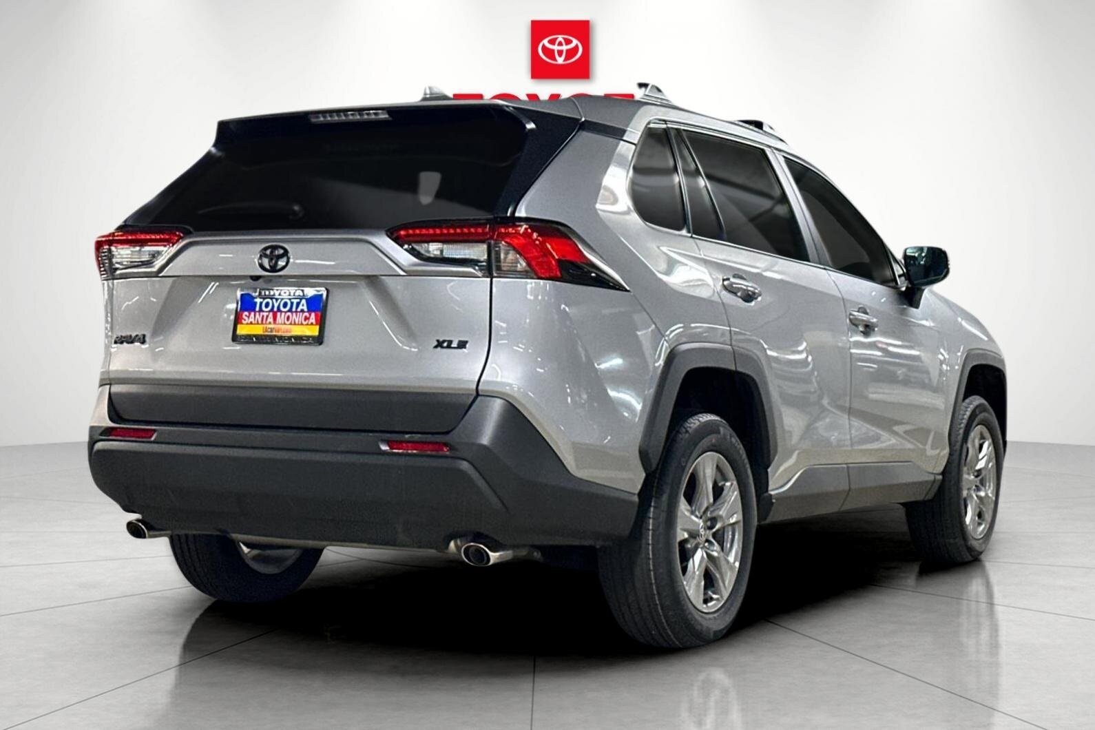 2025 Toyota RAV4 XLE photo 2