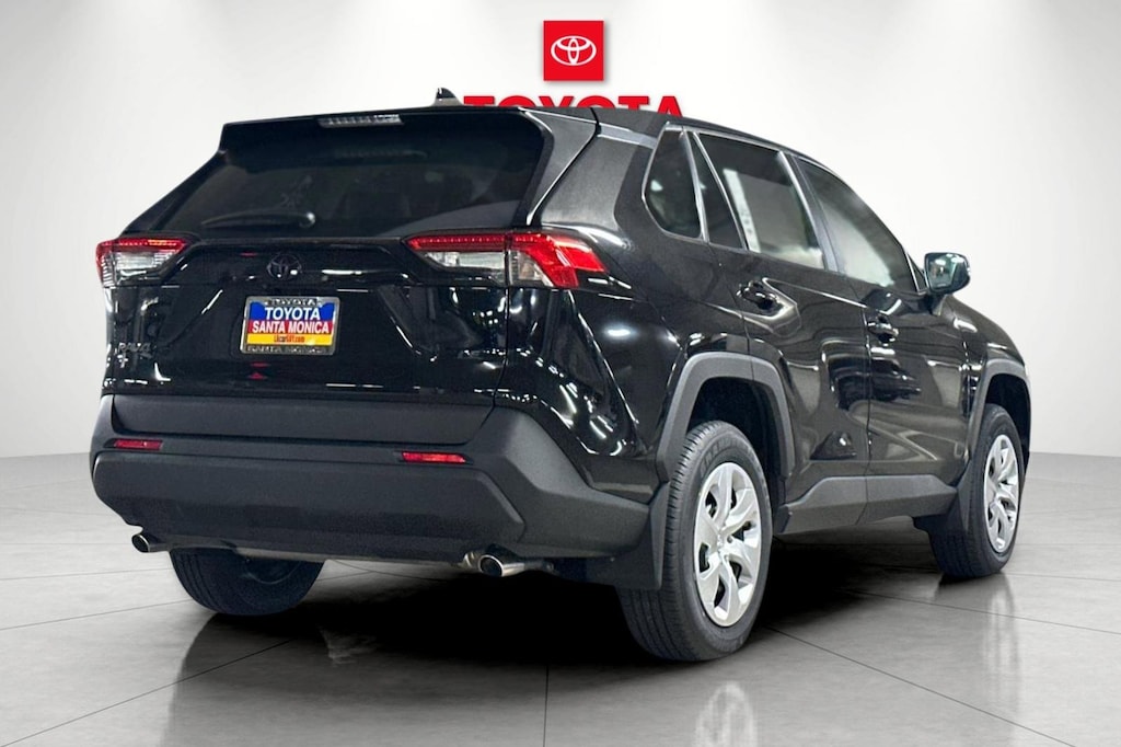 2025 Toyota RAV4 LE photo 3