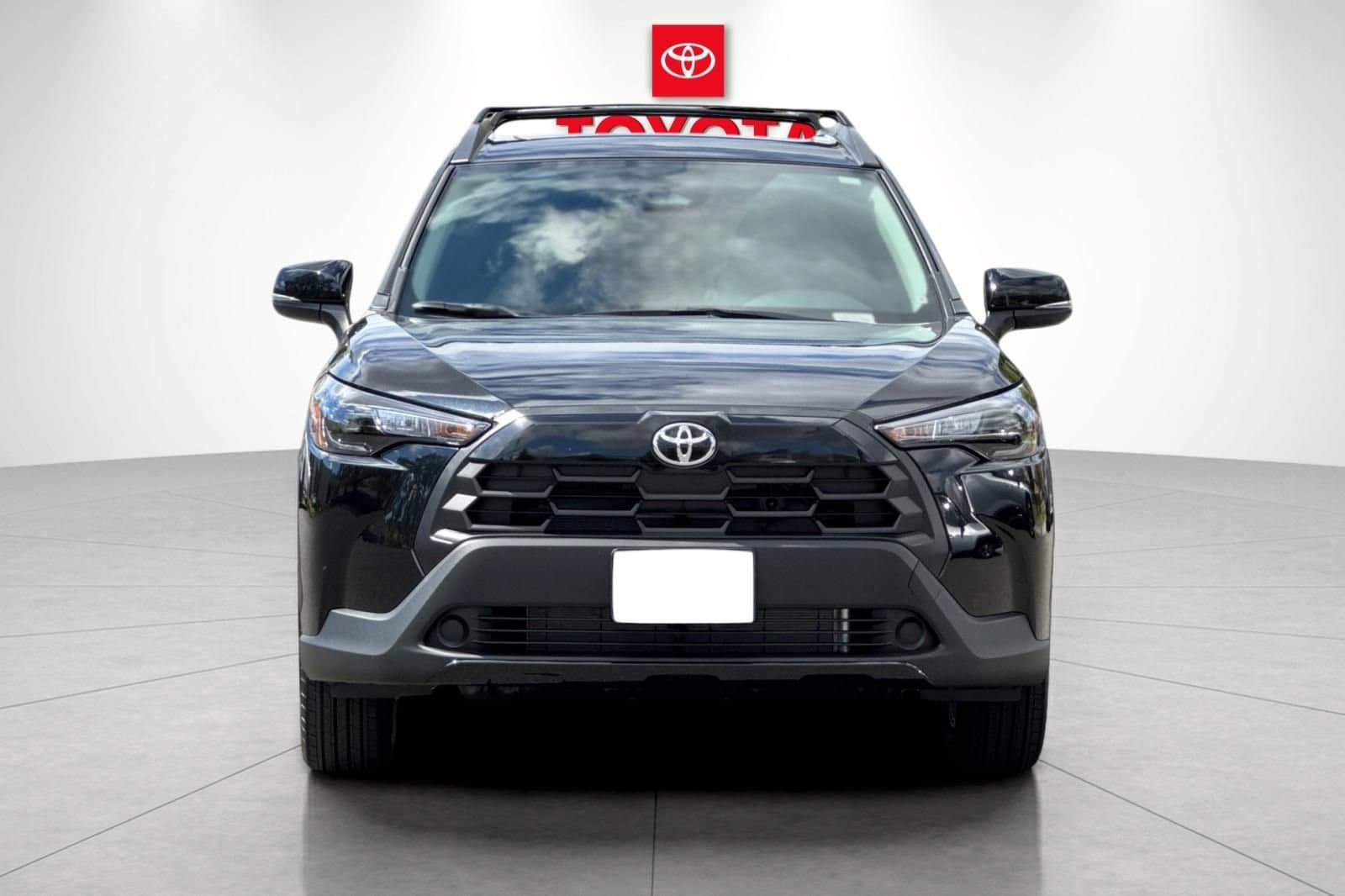 2026 Toyota Corolla Cross LE photo 6