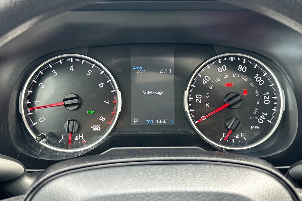 2022 Toyota RAV4 XLE photo 20